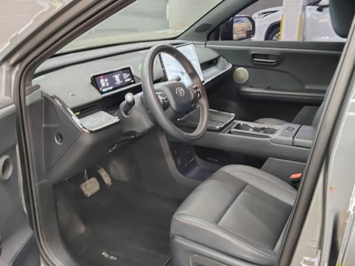 Фото 3 - Toyota bZ3X