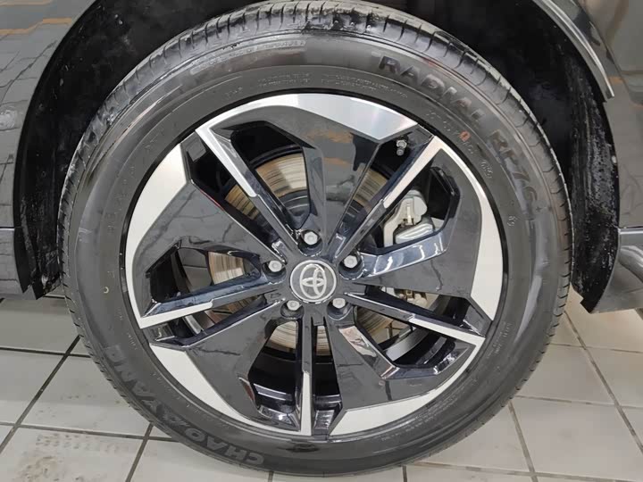 Фото 5 - Toyota bZ3X