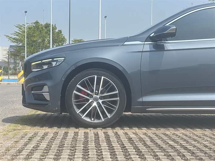 Фото 4 - Geely Preface