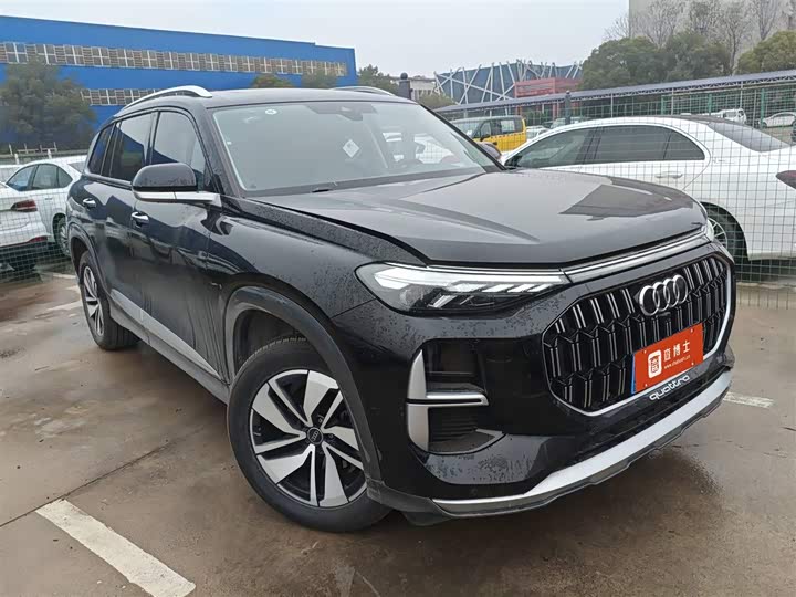 Фото 2 - Audi Q6