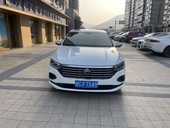 Фото 3 - Volkswagen Lavida