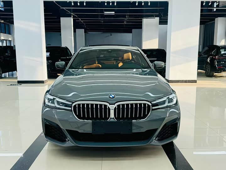 Фото 2 - BMW 5 Series