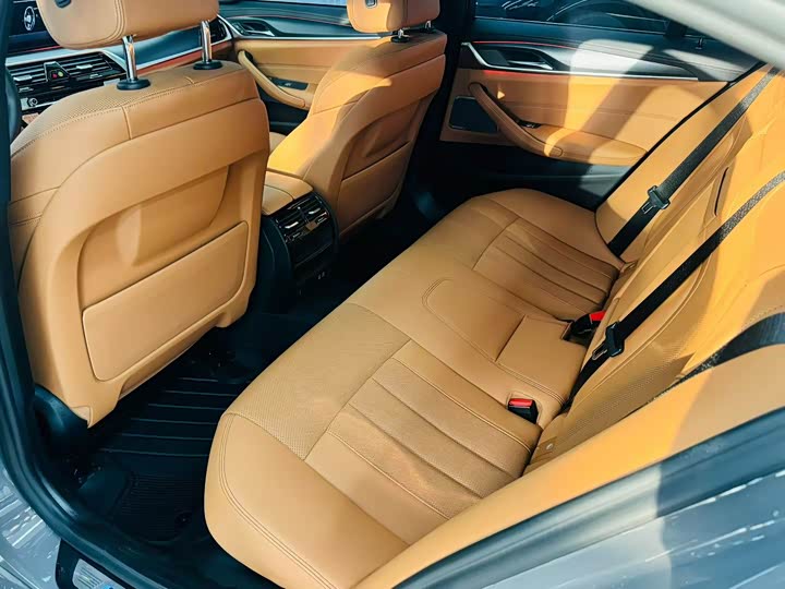 Фото 6 - BMW 5 Series