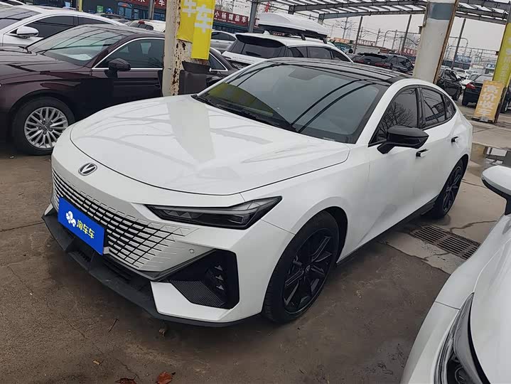 Фото 1 - Changan UNI-V