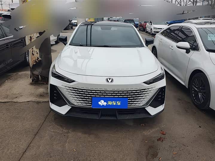 Фото 2 - Changan UNI-V