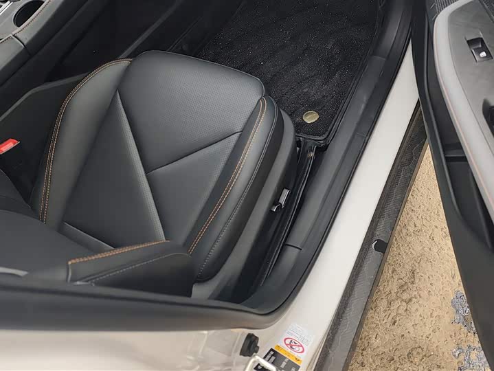 Фото 8 - Changan UNI-V