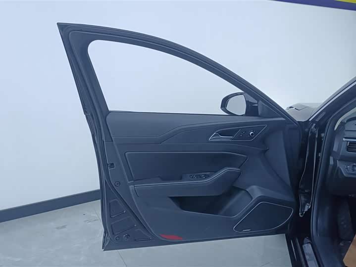 Фото 7 - Hongqi H5