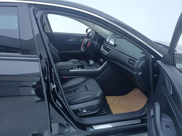 Фото 8 - Hongqi H5