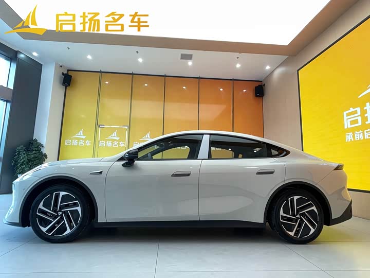 Photo 3 - Changan Deepal L06