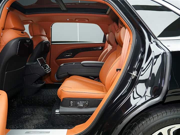 Фото 9 - Bentley Bentayga