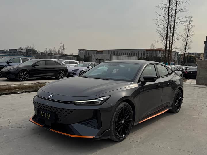 Фото 2 - Changan UNI-V