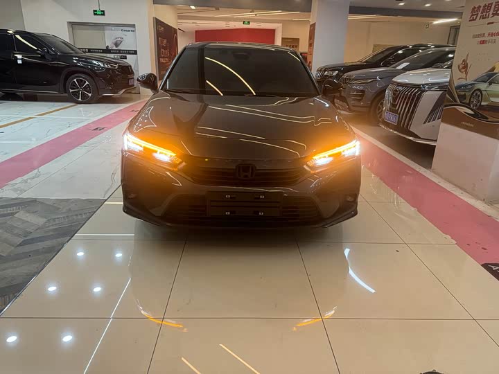 Фото 2 - Honda Civic