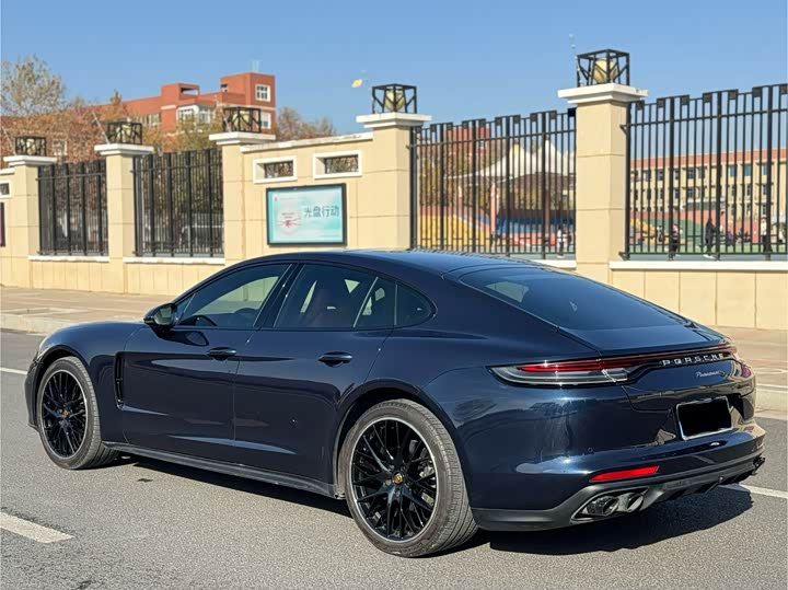 Photo 6 - Porsche Panamera
