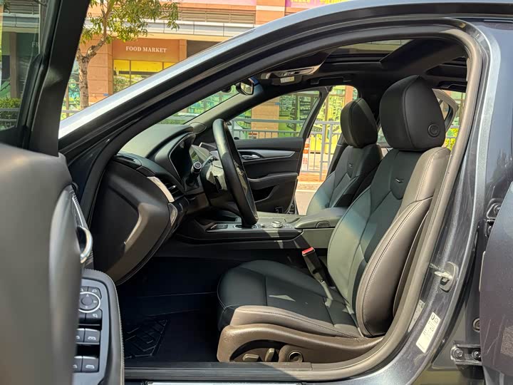 Photo 8 - Cadillac CT5