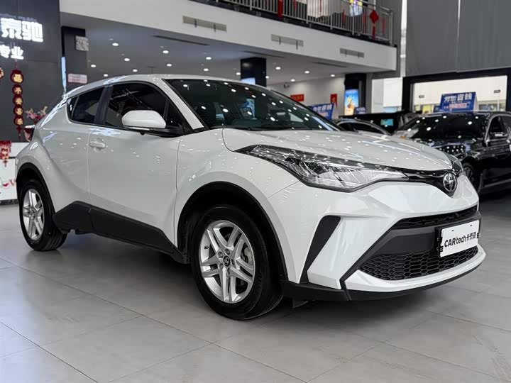 Фото 3 - Toyota C-HR