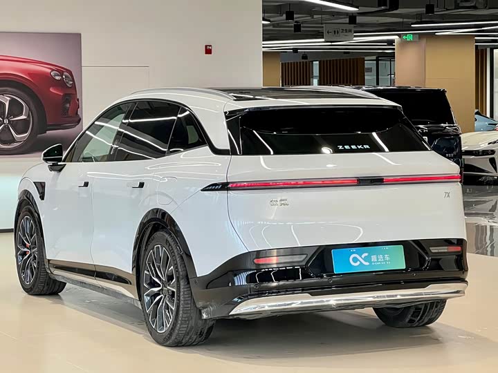 Фото 5 - Zeekr 7X