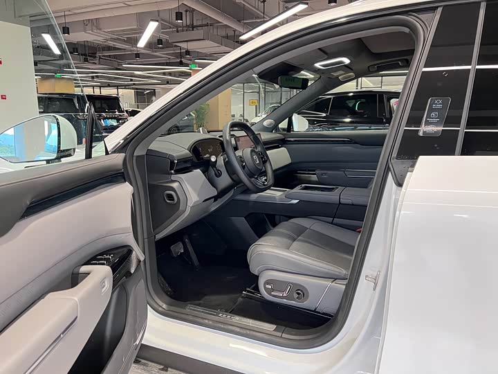 Фото 8 - Zeekr 7X