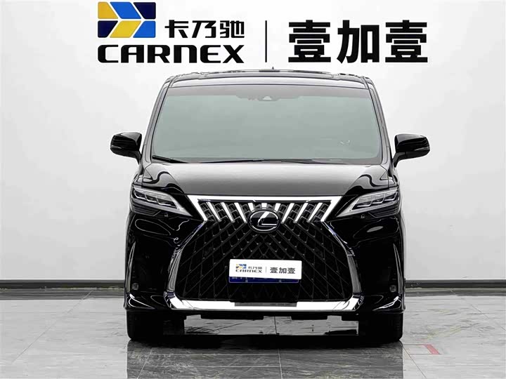 Фото 2 - Lexus LM