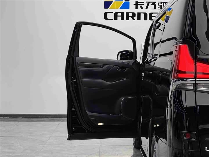 Фото 5 - Lexus LM