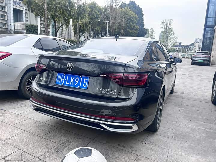 Фото 3 - Volkswagen Sagitar L