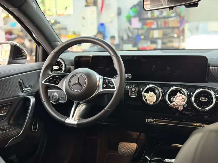 Фото 6 - Mercedes-Benz A-Class