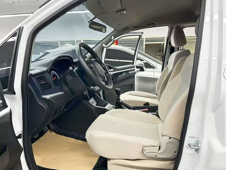 Фото 7 - Dongfeng Forthing Lingzhi M5