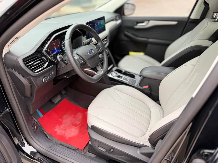 Фото 8 - Ford Escape