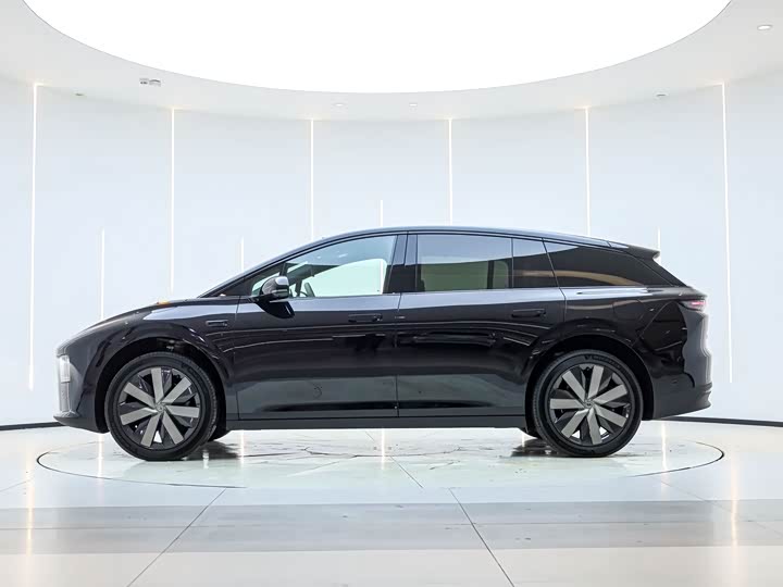 Фото 6 - LiXiang i6