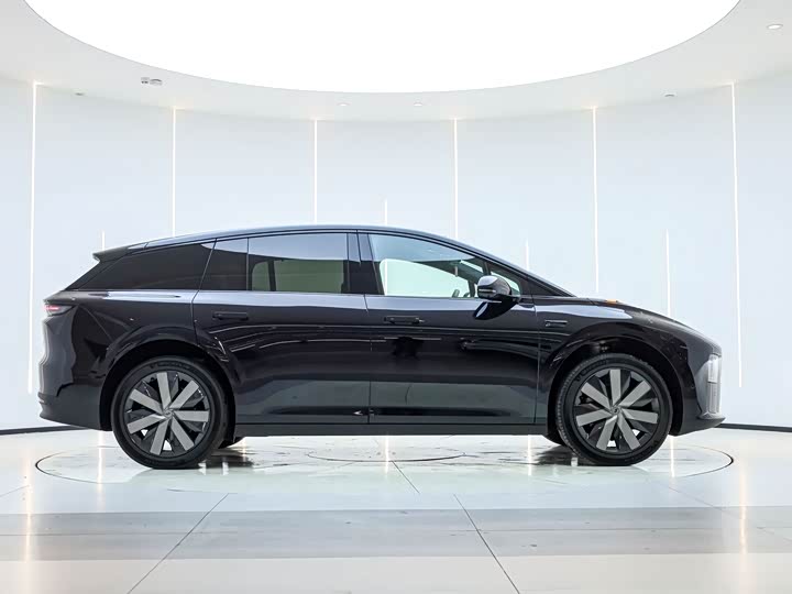 Фото 8 - LiXiang i6