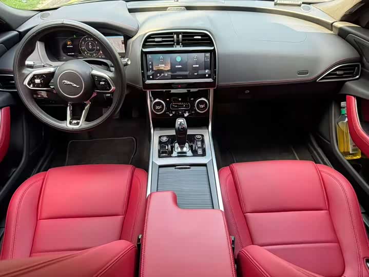 Фото 5 - Jaguar XE L