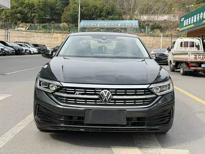 Фото 2 - Volkswagen Sagitar L