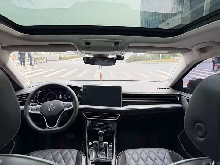 Фото 6 - Volkswagen Sagitar L