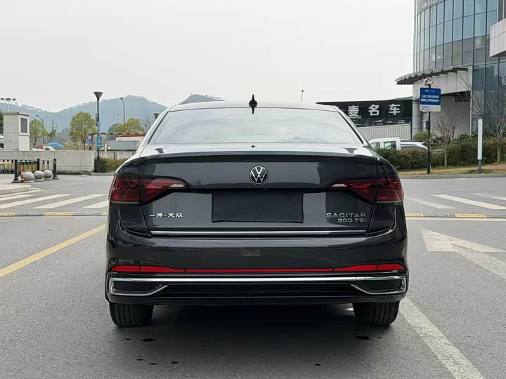 Фото 8 - Volkswagen Sagitar L