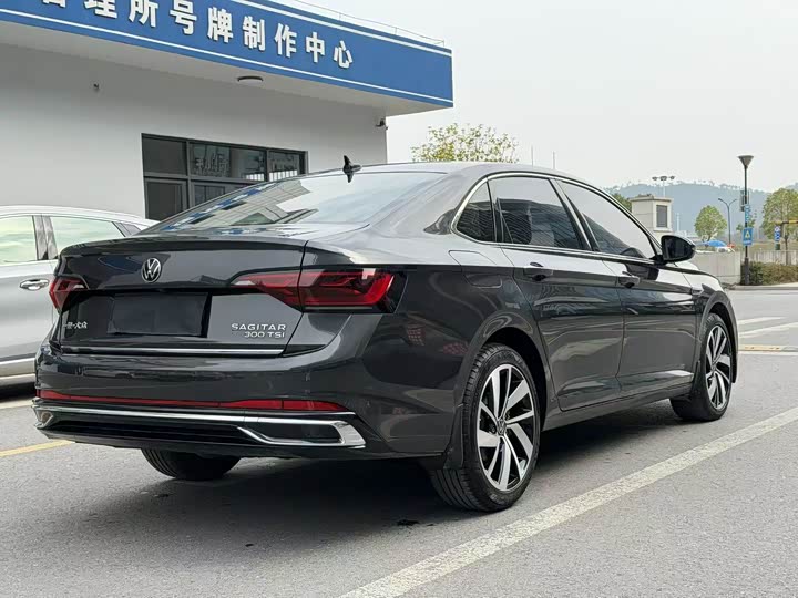 Фото 9 - Volkswagen Sagitar L