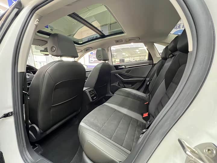 Фото 7 - Volkswagen Sagitar L