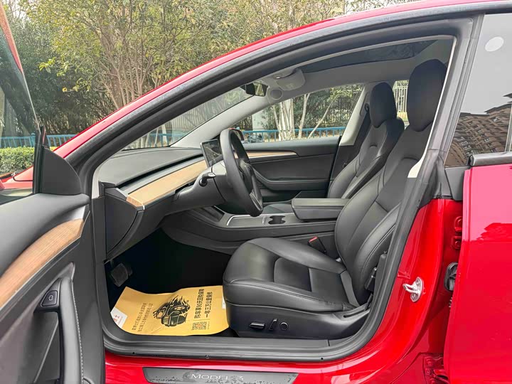 Фото 7 - Tesla Model 3