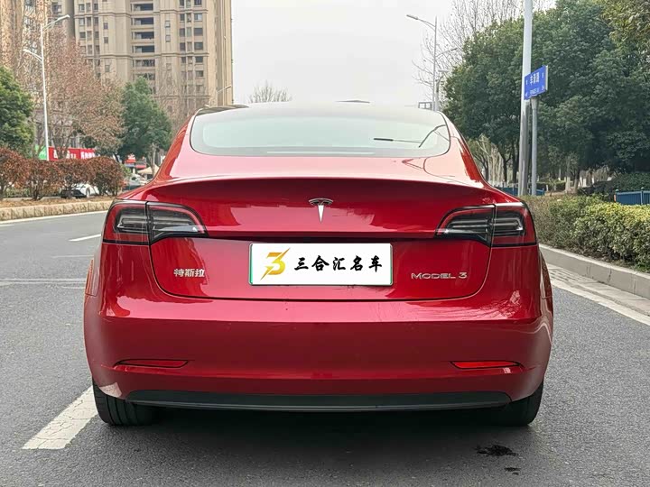 Фото 9 - Tesla Model 3