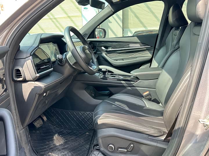 Фото 4 - Geely Monjaro