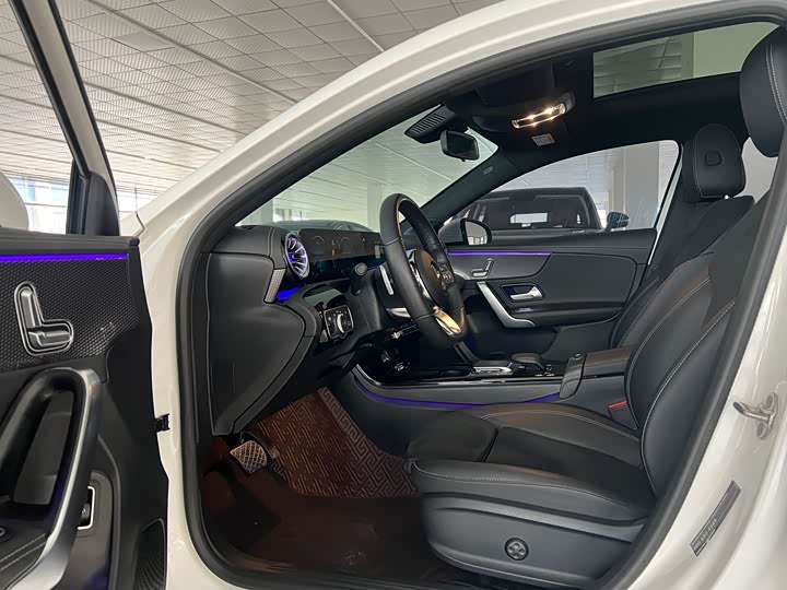 Фото 4 - Mercedes-Benz A-Class