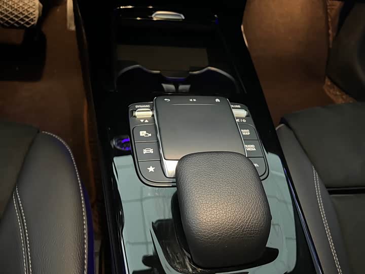 Фото 8 - Mercedes-Benz A-Class