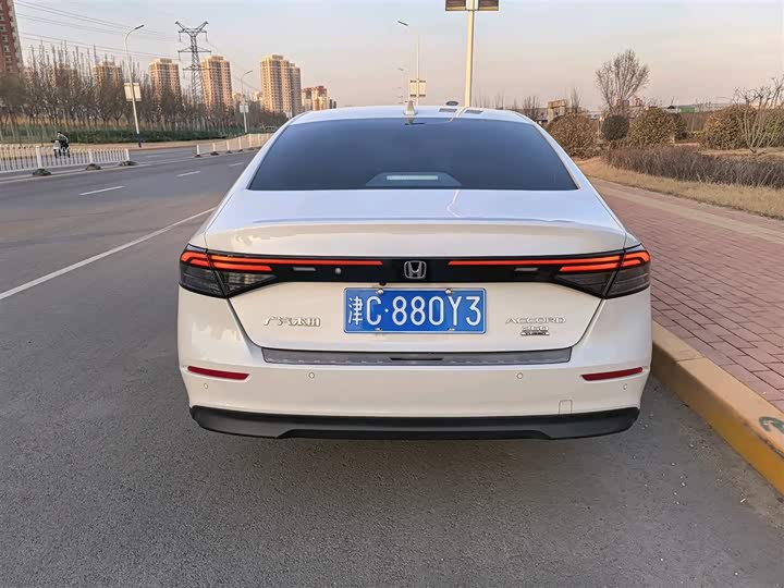 Photo 5 - Honda Accord