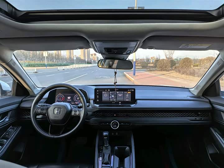 Photo 8 - Honda Accord