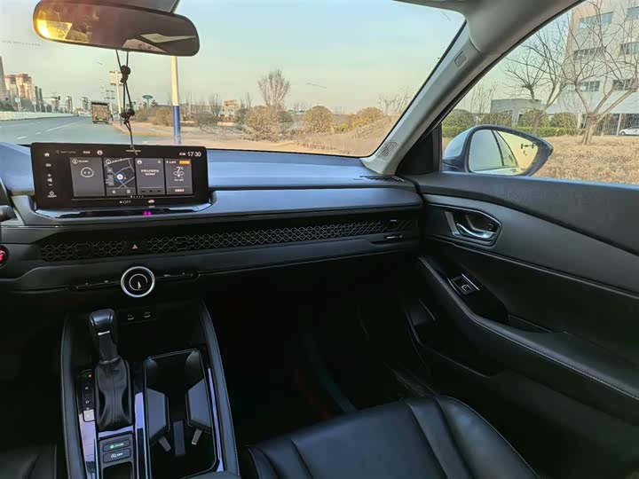 Photo 9 - Honda Accord