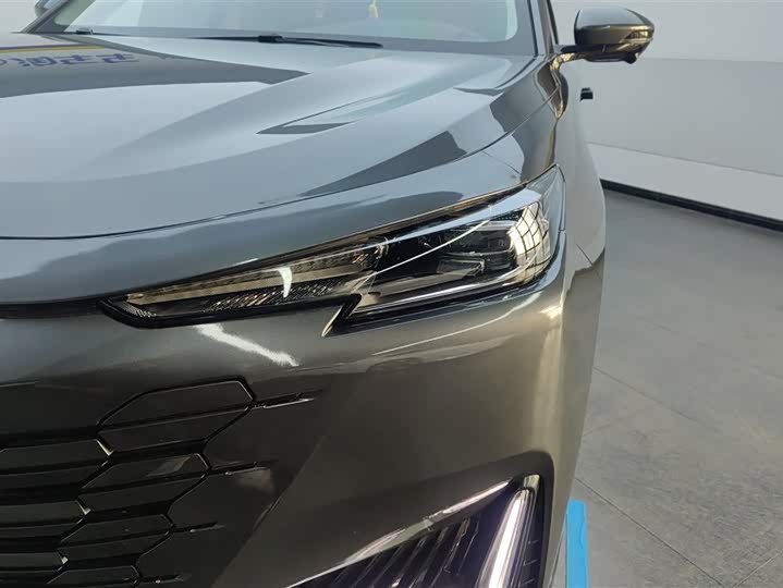 Photo 5 - Changan UNI-K Hybrid