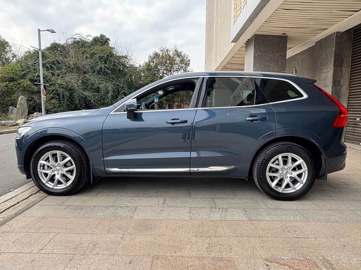 Photo 4 - Volvo XC60