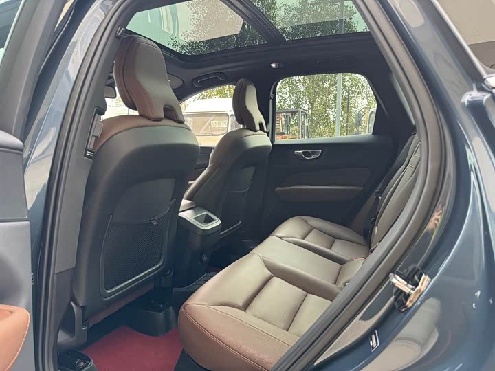 Photo 9 - Volvo XC60