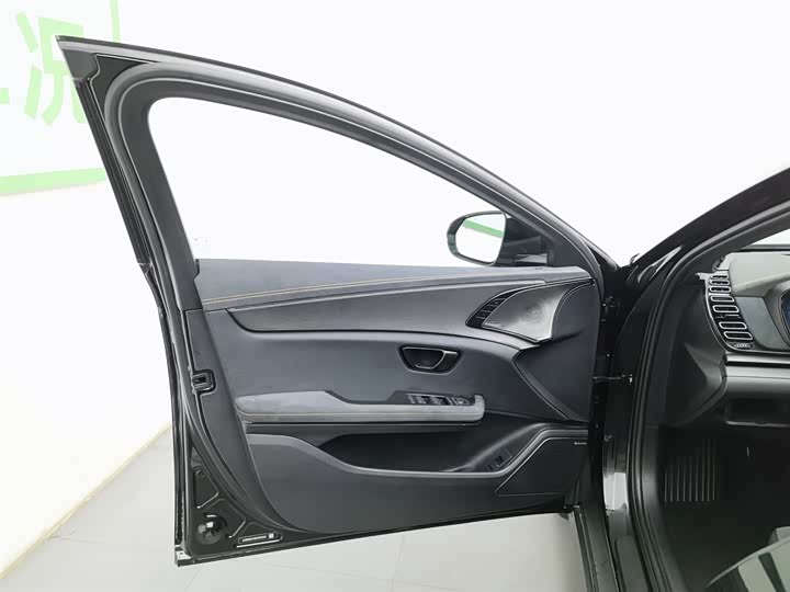 Фото 8 - BYD Han