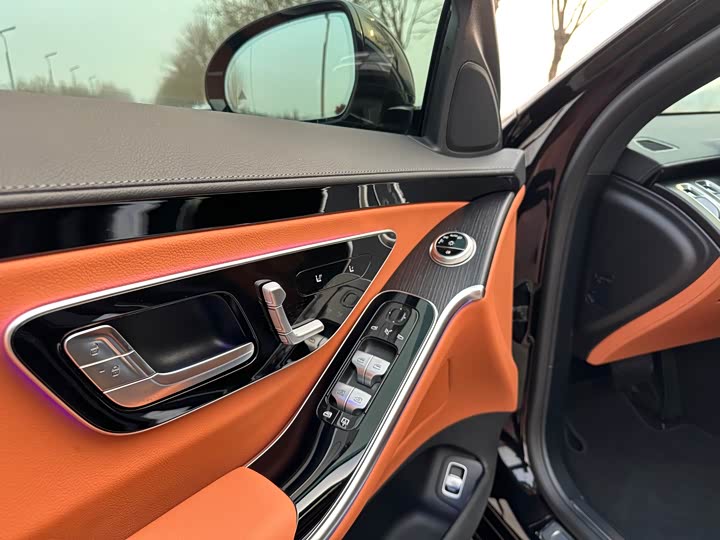 Фото 4 - Mercedes-Benz S-Class