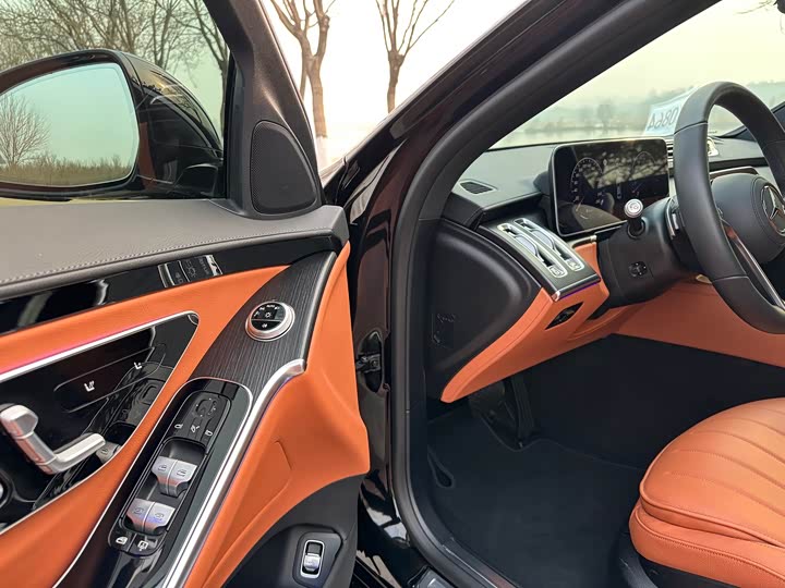 Фото 5 - Mercedes-Benz S-Class