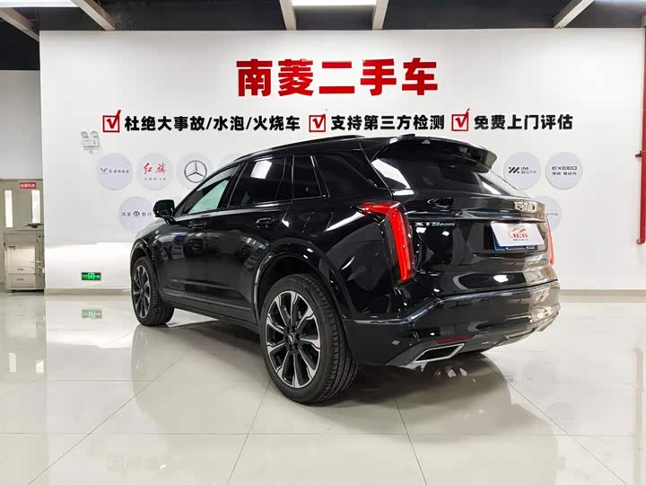 Photo 5 - Cadillac XT5